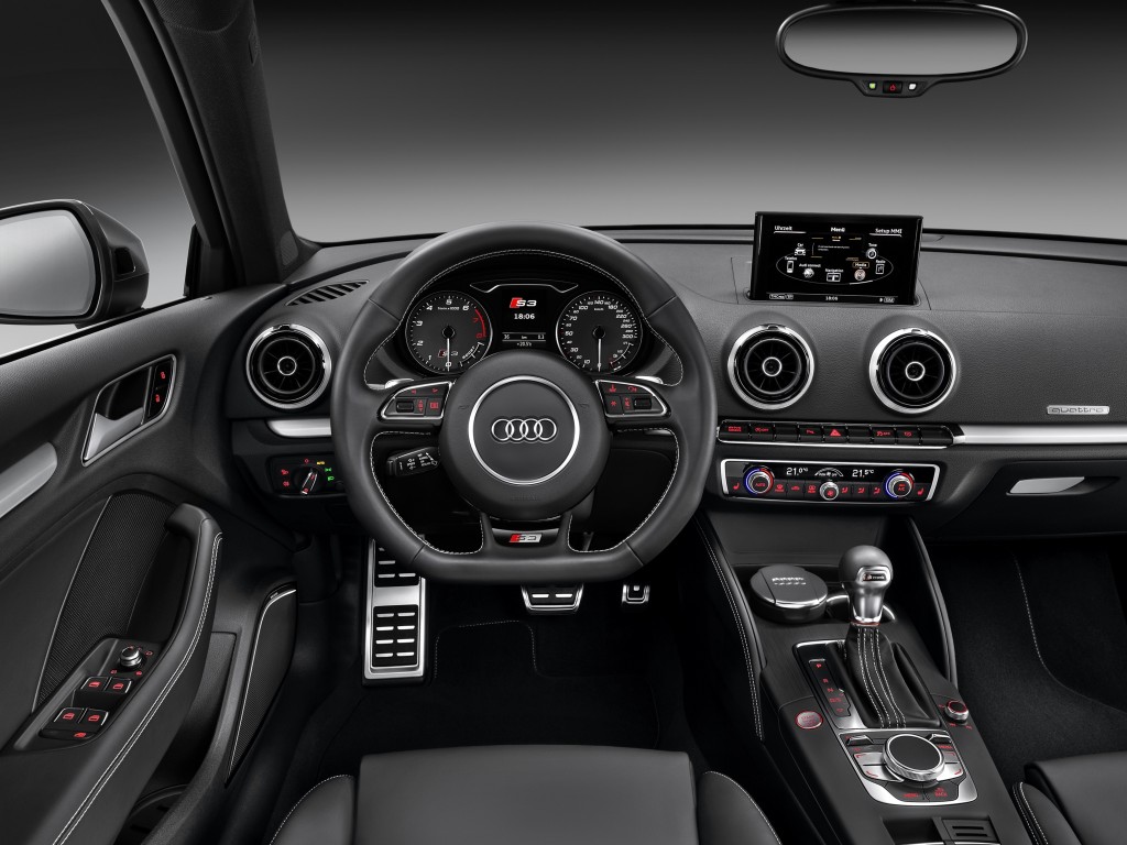 Audi S3 Sportback 300hp (Automatic)